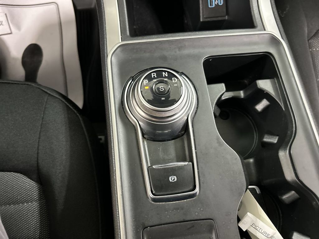 Used 2023 Ford Edge SE w/ Black Appearance Package AWD/4WD image 17