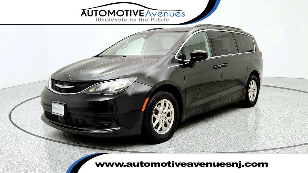 Used 2021 Chrysler Voyager Lxi FWD image 1