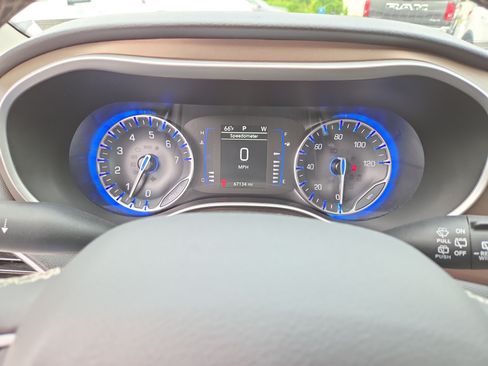 Certified 2022 Chrysler Voyager LX FWD image 25
