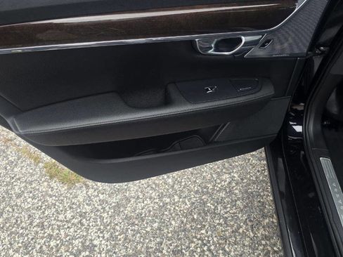 Used 2018 Volvo S90 T5 Momentum w/ Convenience Package image 11