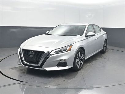 Used 2022 Nissan Altima 2.5 SV w/ SV Premium Package
