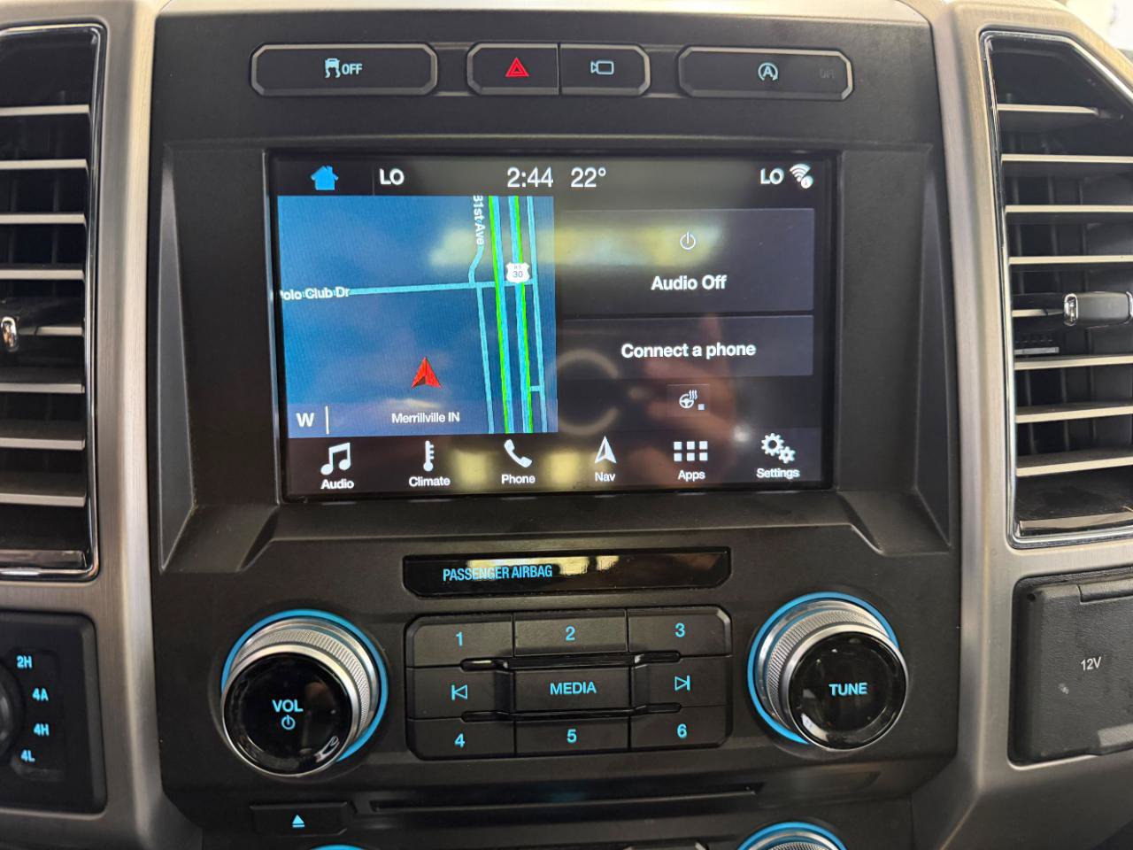 Used 2018 Ford F150 Platinum w/ Technology Package AWD/4WD image 32