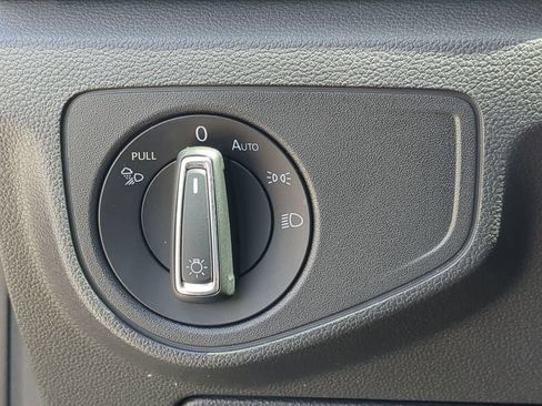Certified 2022 Volkswagen Atlas SE FWD image 27