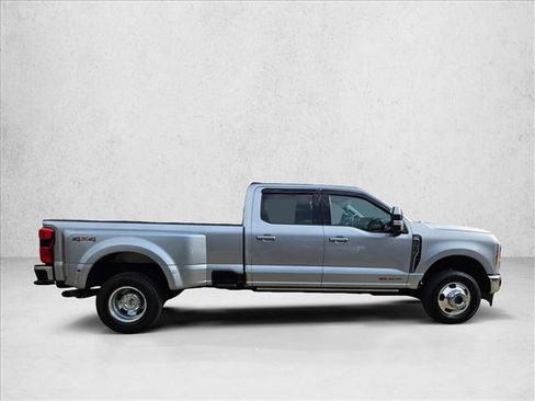 Used 2023 Ford F350 Lariat w/ Lariat Ultimate Package AWD/4WD image 4