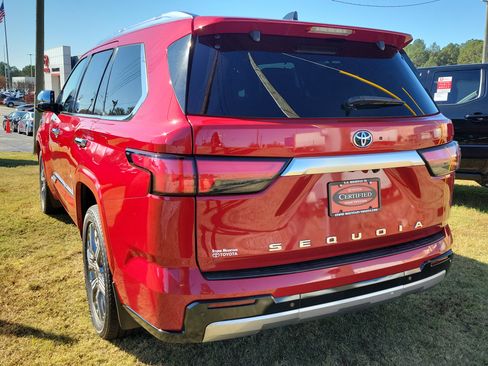 Used 2023 Toyota Sequoia Capstone image 4