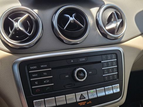 Used 2018 Mercedes-Benz GLA 250 4MATIC image 20