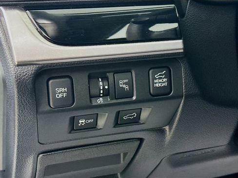 Used 2017 Subaru Forester 2.5i Touring w/ Popular Package #2 image 11