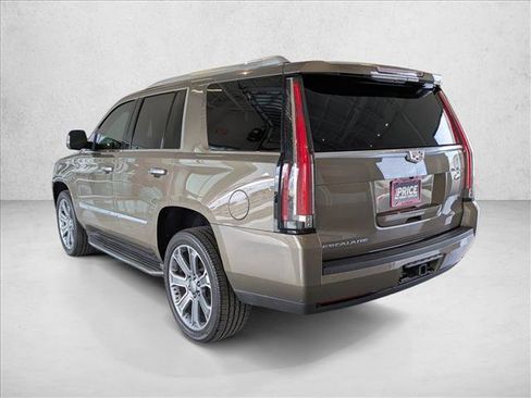 Used 2015 Cadillac Escalade Luxury image 8