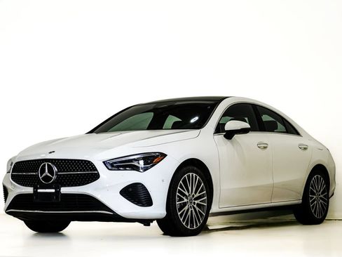 Used 2025 Mercedes-Benz CLA 250 4MATIC image 3