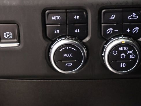 Used 2024 GMC Sierra 2500 AT4X w/ AT4X AEV Edition image 27