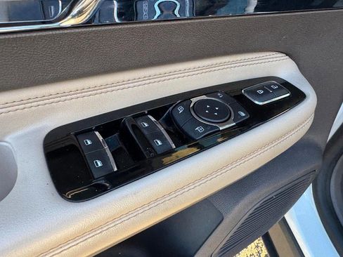 Used 2021 Lincoln Corsair AWD w/ Equipment Group 101A image 18