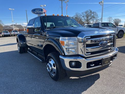 Used 2015 Ford F350 Lariat w/ Lariat Ultimate Package image 3