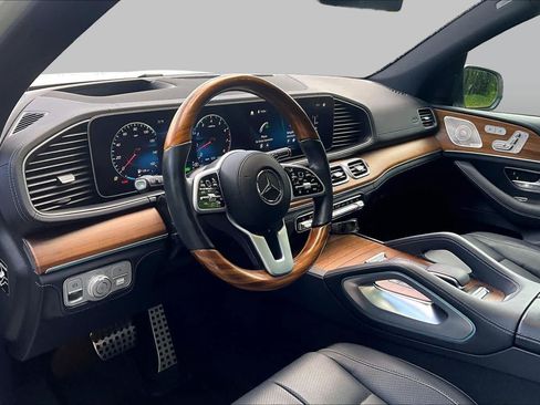 Used 2021 Mercedes-Benz GLS 580 4MATIC image 17