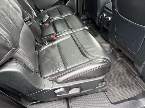 Used 2020 Ford Explorer Platinum image 17