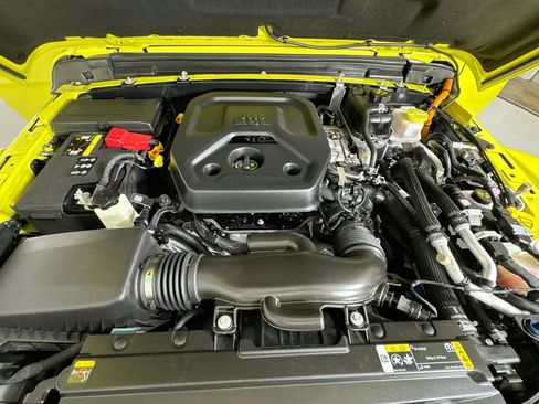 Used 2023 Jeep Wrangler Unlimited Rubicon 4xe w/ Cold Weather Group AWD/4WD image 25