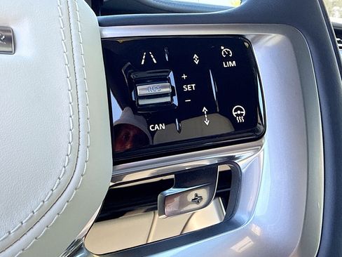 New 2026 Land Rover Range Rover Long Wheelbase SE image 38