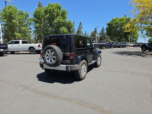 Used 2012 Jeep Wrangler Sahara w/ Connectivity Group AWD/4WD image 5