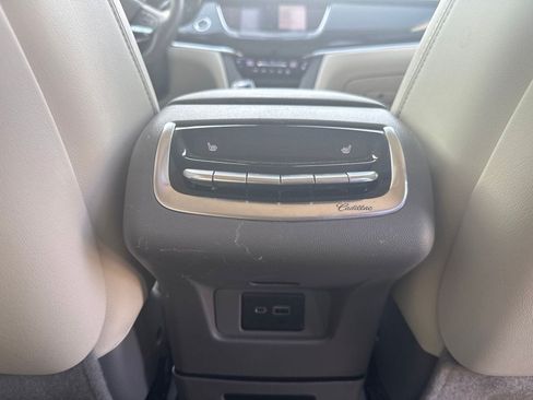 Used 2020 Cadillac XT6 Premium Luxury FWD image 16
