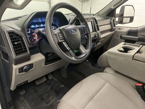 Used 2022 Ford F250 XLT w/ FX4 Off-Road Package AWD/4WD image 4