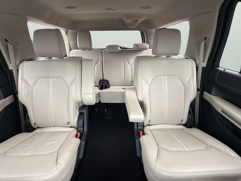 Used 2024 Ford Expedition Max Platinum AWD/4WD image 25