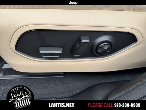 New 2025 Jeep Grand Cherokee Limited w/ Luxury Tech Group II image 27