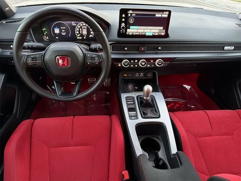Used 2024 Honda Civic Type R image 11