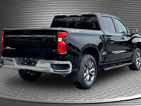 Used 2023 Chevrolet Silverado 1500 LT AWD/4WD image 6