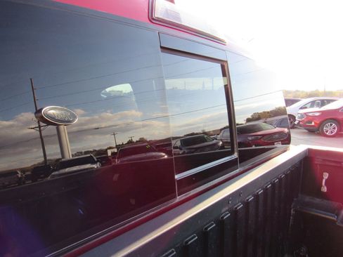 Used 2017 Toyota Tacoma TRD Off-Road image 33