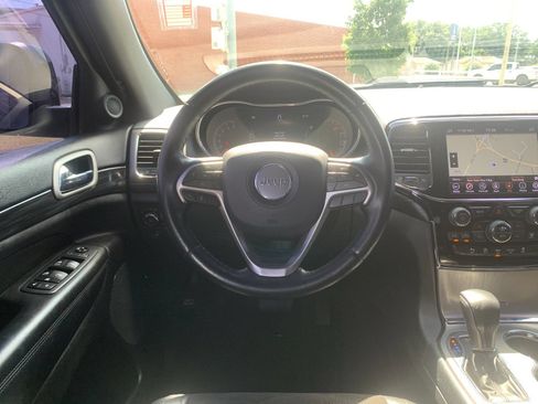 Used 2020 Jeep Grand Cherokee Altitude AWD/4WD image 18