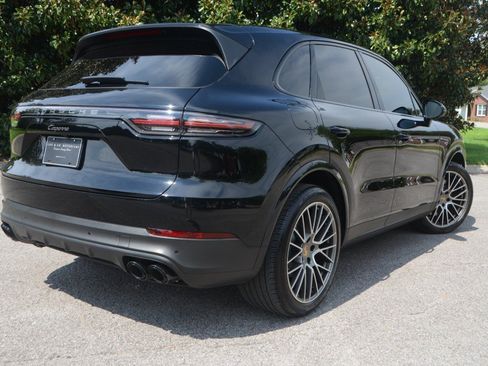 Used 2023 Porsche Cayenne Platinum Edition AWD/4WD image 21