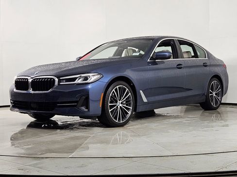 Used 2023 BMW 540i w/ Executive Package image 2