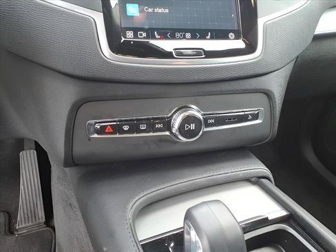 Used 2023 Volvo XC90 B5 Core image 17