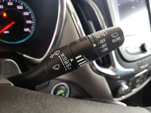 Used 2023 Chevrolet Equinox LS w/ LS Convenience Package image 24