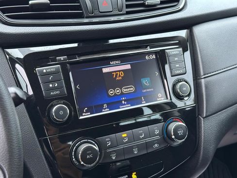 Used 2019 Nissan Rogue S FWD image 21