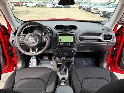 Used 2022 Jeep Renegade Latitude image 23