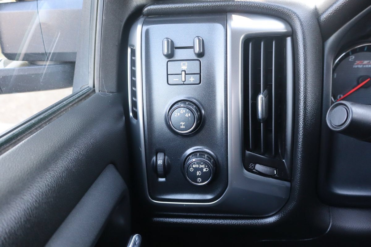 Used 2016 Chevrolet Silverado 2500 LT w/ LT Plus Package AWD/4WD image 28