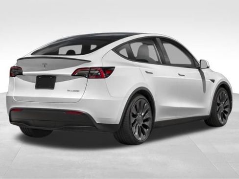Used 2023 Tesla Model Y Long Range image 2