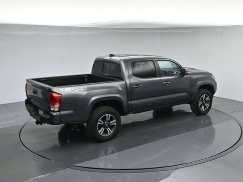 Used 2019 Toyota Tacoma TRD Sport AWD/4WD image 41