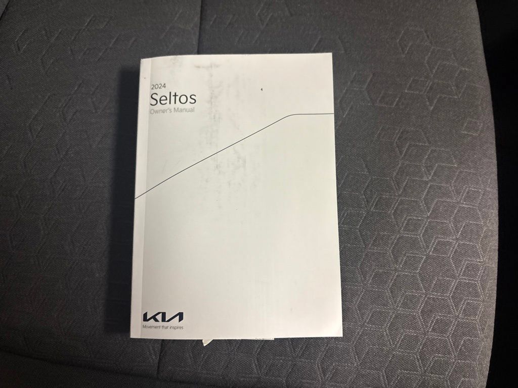 Used 2024 Kia Seltos S AWD/4WD image 30