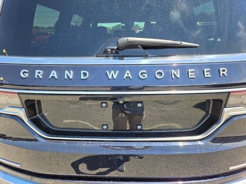 Used 2022 Jeep Grand Wagoneer Series II AWD/4WD image 25
