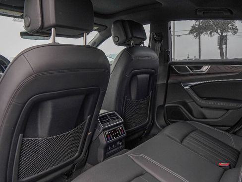 Used 2024 Audi Q8 Premium Plus w/ Premium Plus Package image 60