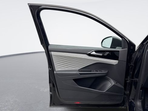 Used 2022 Volkswagen Taos S w/ IQ Drive S Package FWD image 9
