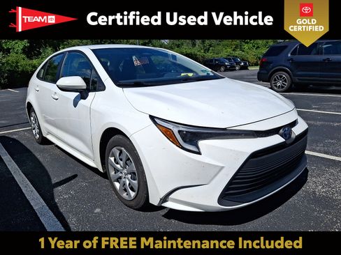 Used 2025 Toyota Corolla LE FWD image 1