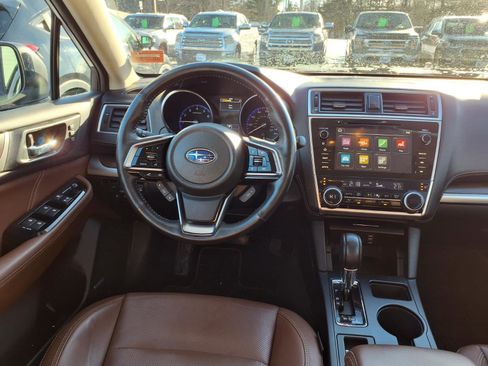 Used 2018 Subaru Outback 2.5i Touring image 8