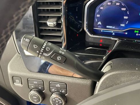 Used 2022 Chevrolet Silverado 1500 RST AWD/4WD image 12