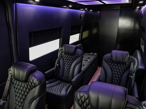 Used 2023 Mercedes-Benz Sprinter 3500 image 89