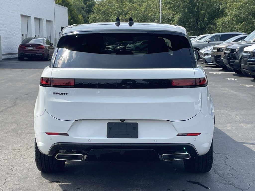 New 2026 Land Rover Range Rover Sport Dynamic SE AWD/4WD image 8