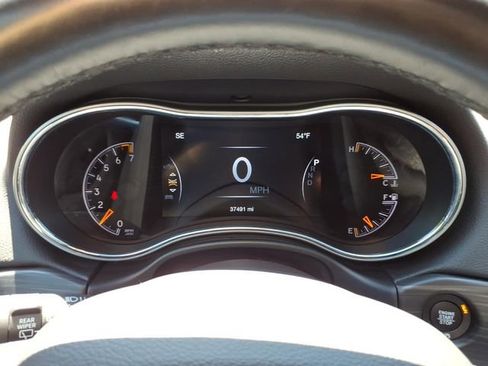 Used 2022 Jeep Grand Cherokee Laredo X RWD image 22