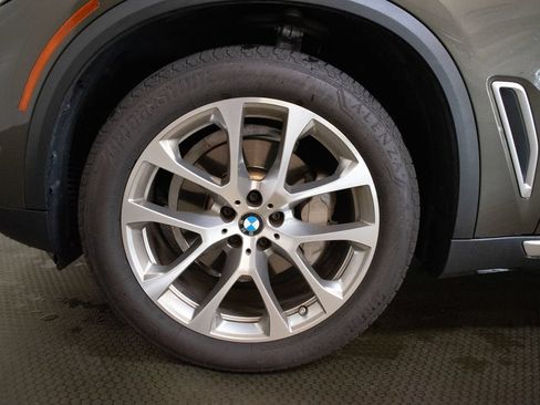 Used 2022 BMW X5 xDrive40i w/ Premium Package AWD/4WD image 9