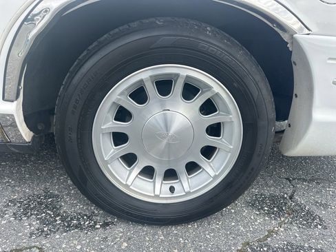 Used 1998 Ford Crown Victoria LX image 26